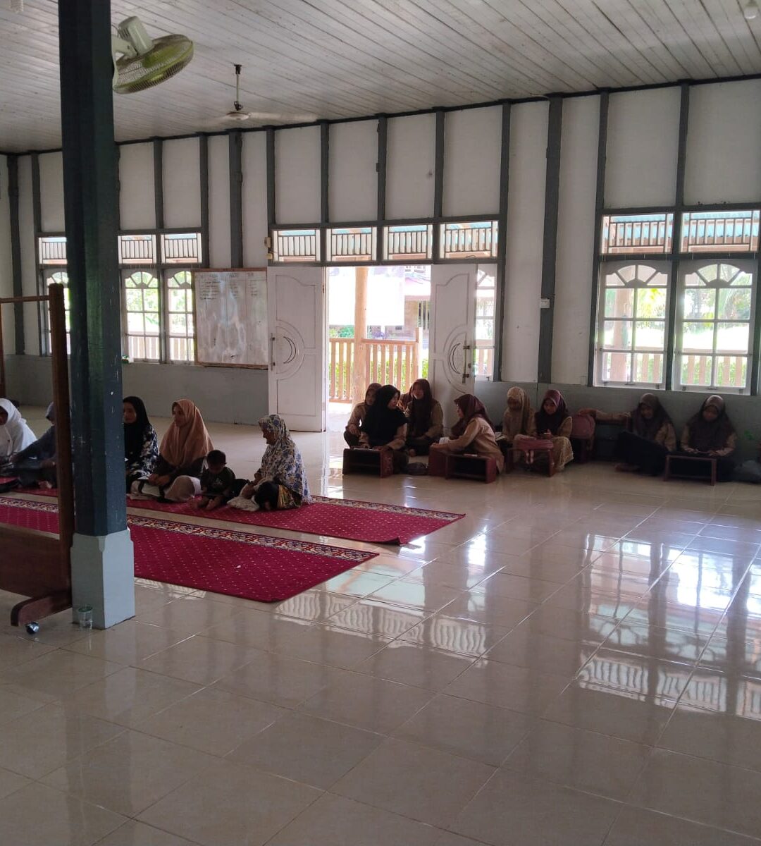 Langkah Teduh di Bumi Sikerei